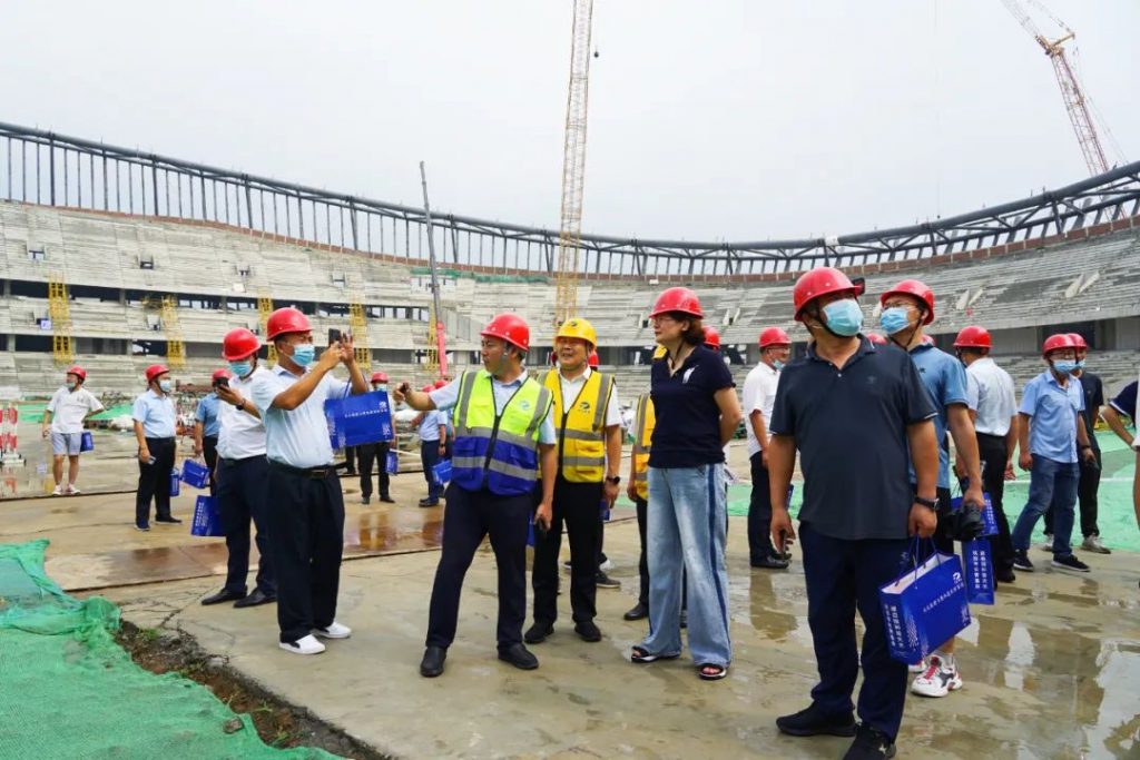 协会组织会员单位观摩天元建设集团有限公司标准化智慧工地建设