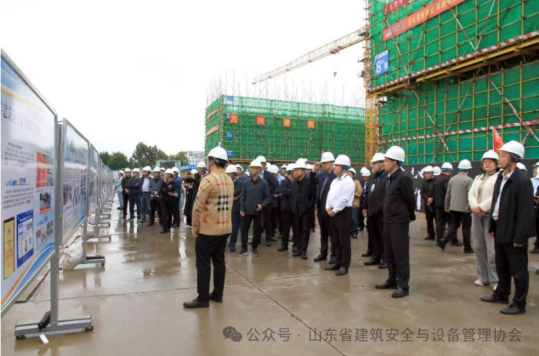 参加全省建筑施工安责险推进交流活动代表现场听取安责险工作情况汇报